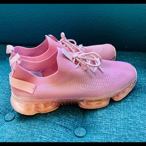 No brand tennis shoes